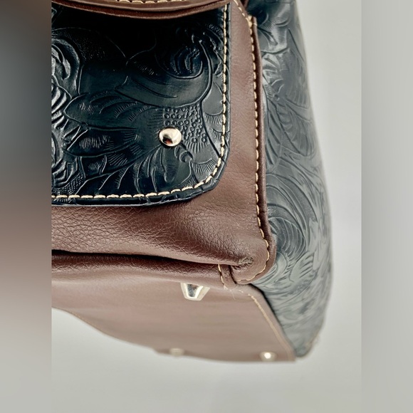 Like New Western Style Tassel Concho Tooled Women Shoulder Bag Country Cowgirl - Picture 10 of 15